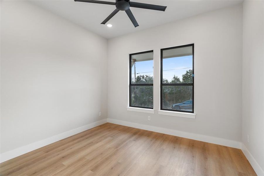 Spacious, unfurnished interior of a new home in , Granbury (Image 18).