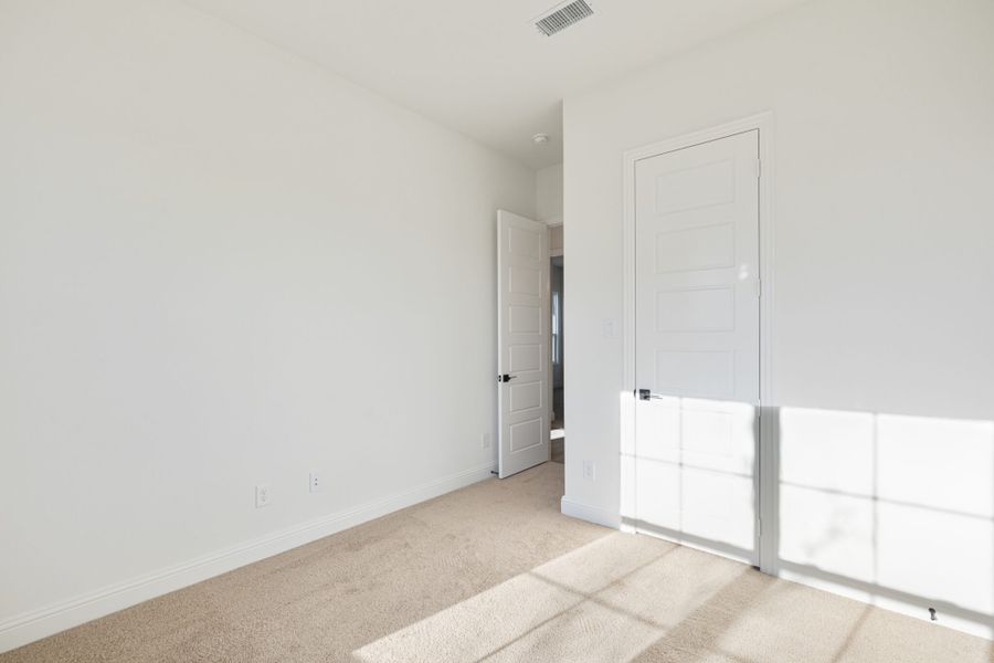 Spacious, unfurnished interior of a new home in Milrany Ranch, Melissa (Image 23).