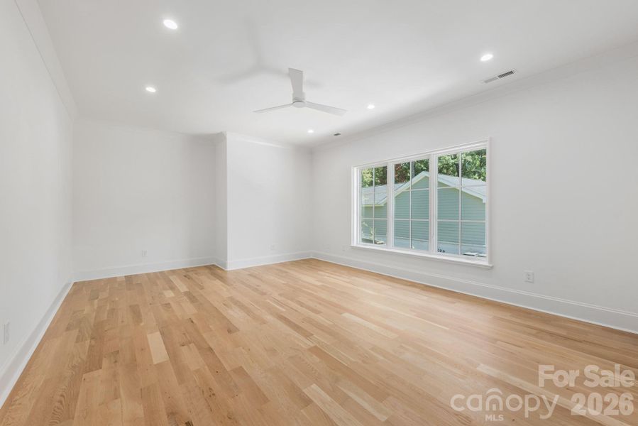 Upstairs bedroom 5