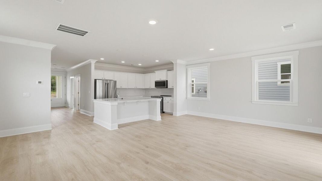 Spacious, unfurnished interior of a new home in Sheep Island, Summerville (Image 44).