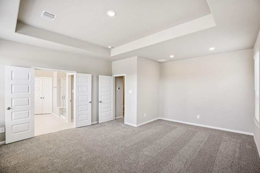 Spacious, unfurnished interior of a new home in Kemah Crossing - Luxe Series, Kemah (Image 33).