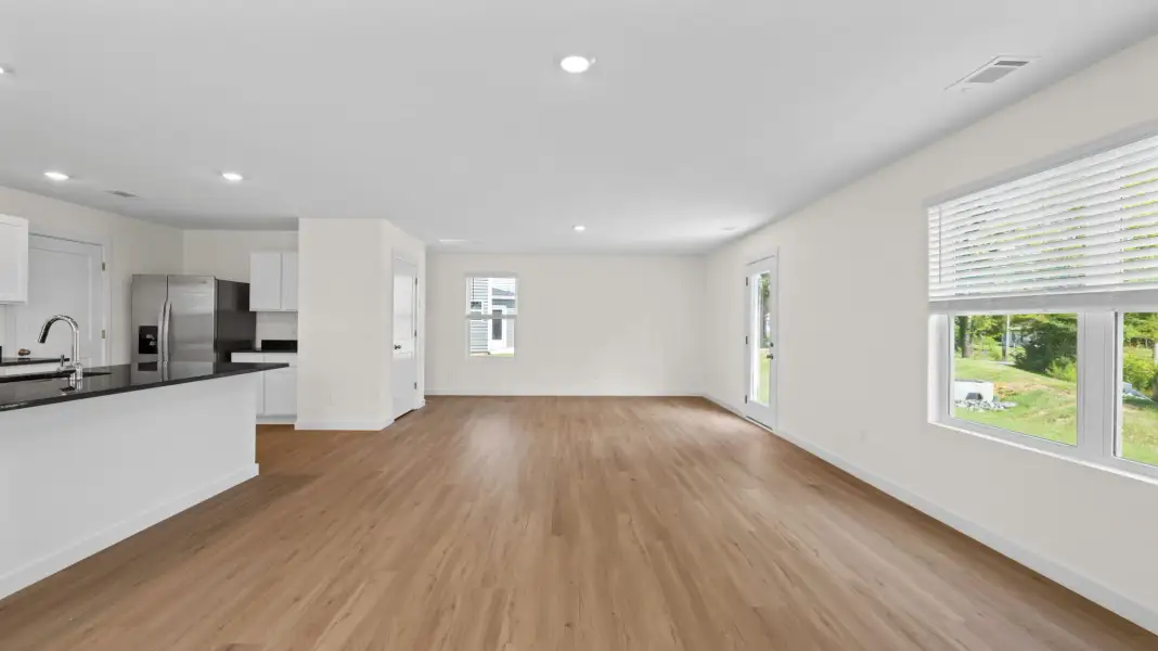 Spacious, unfurnished interior of a new home in Bayview at Harbor Crest, Ooltewah (Image 15).