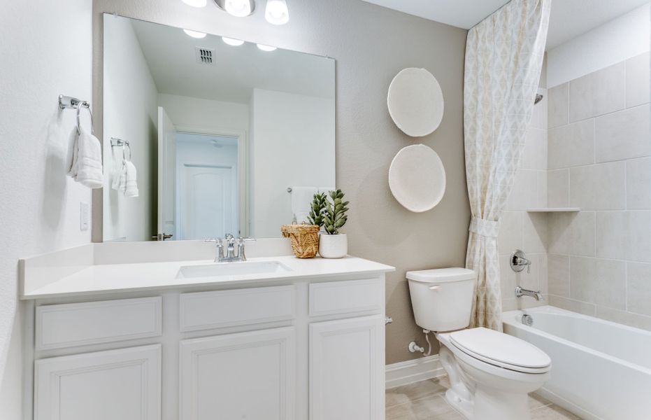 Spacious secondary bathroom