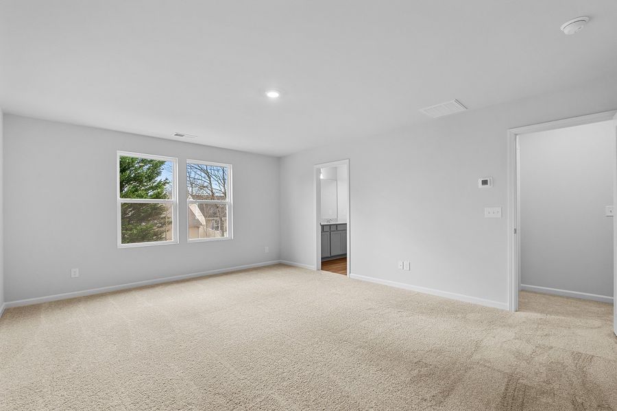 Spacious, unfurnished interior of a new home in Bell West, Kernersville (Image 27).