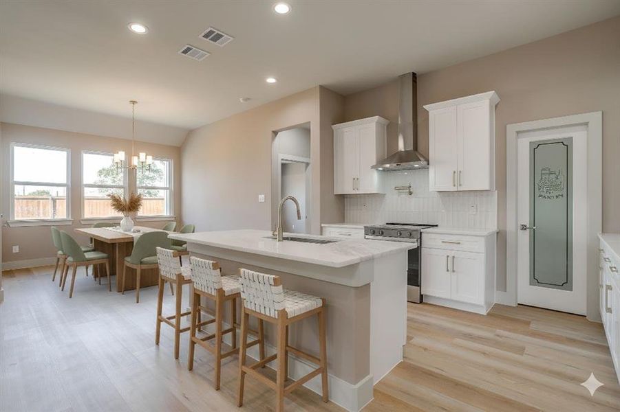 *Virtually Staged* *Virtually Staged*