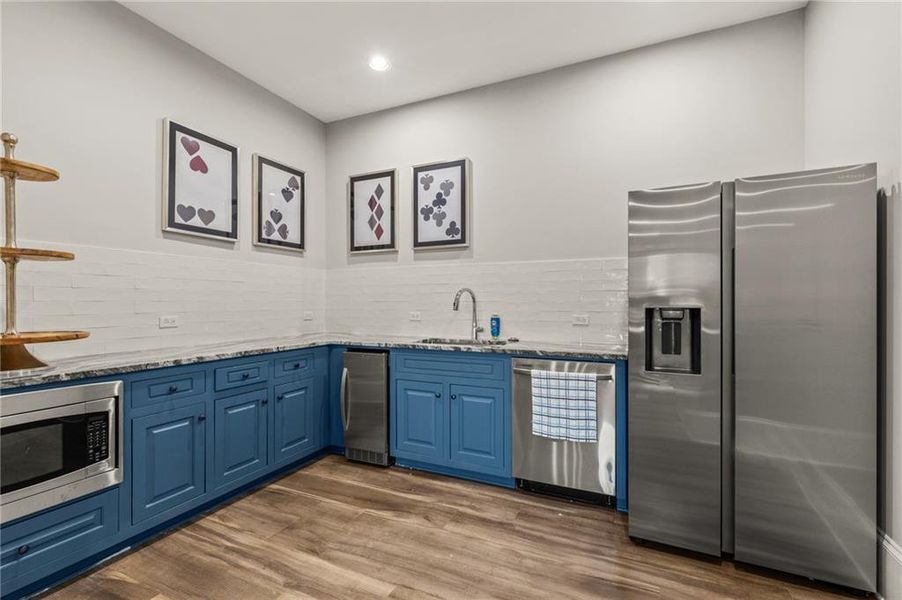 Furnished interior view inside a new home in , Dallas (Image 19).