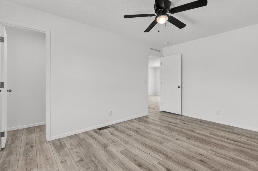 Spacious, unfurnished interior of a new home in , Cross (Image 37).