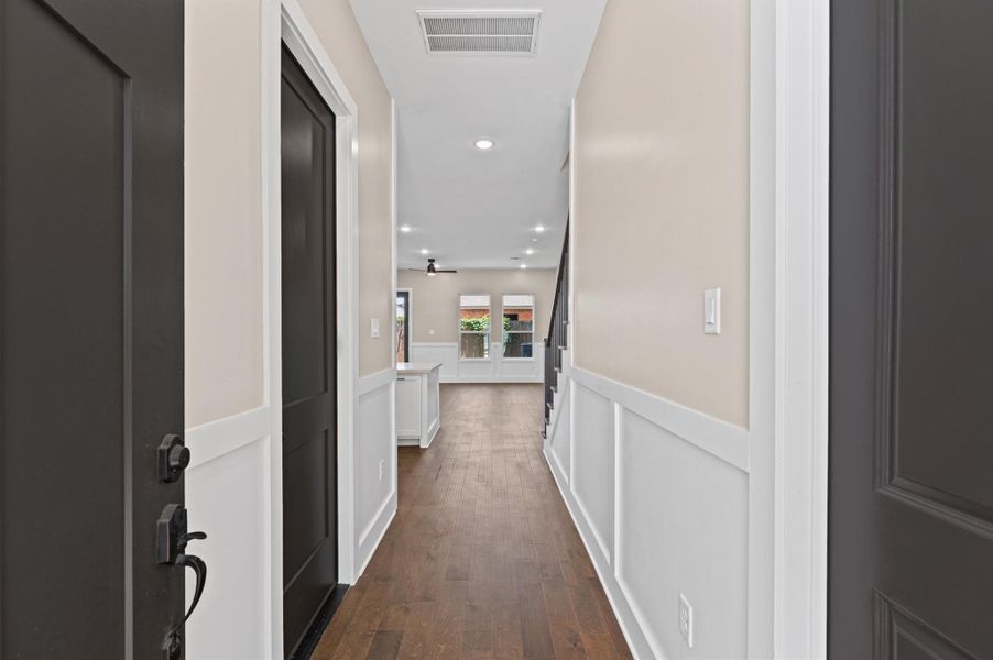 Spacious, unfurnished interior of a new home in , Houston (Image 14).