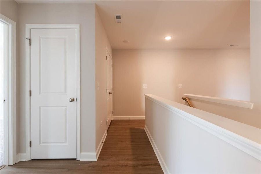 Spacious, unfurnished interior of a new home in Cherokee Township, Acworth (Image 34). Spacious, unfurnished interior of a new home in Cherokee Township, Acworth (Image 34).