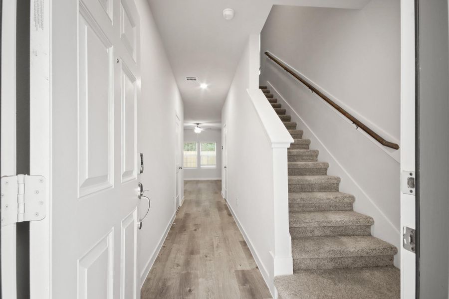 Spacious, unfurnished interior of a new home in Maple Heights, Porter (Image 15).