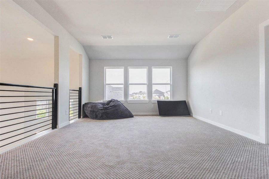 Spacious, unfurnished interior of a new home in , Richmond (Image 24).