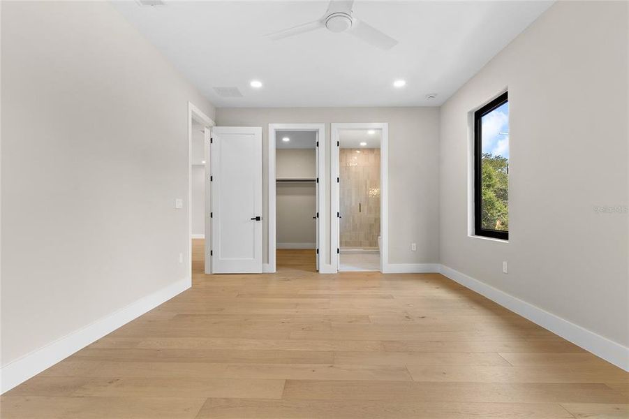 Spacious, unfurnished interior of a new home in , Orlando (Image 53).