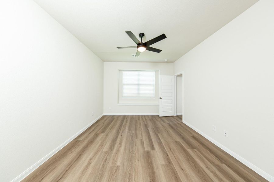 Spacious, unfurnished interior of a new home in River's Edge, Conroe (Image 19). Spacious, unfurnished interior of a new home in River's Edge, Conroe (Image 19).