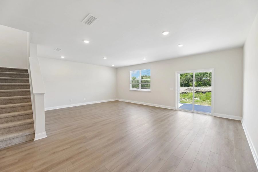 Spacious, unfurnished interior of a new home in Cades Bluff, Lebanon (Image 19). Spacious, unfurnished interior of a new home in Cades Bluff, Lebanon (Image 19).