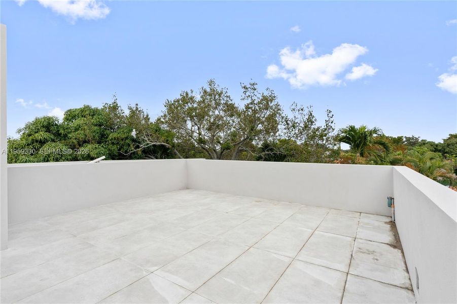 Exterior details and patio area of a home in , Miami (Image 32).
