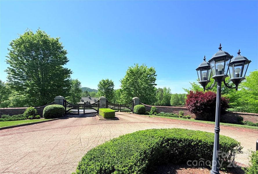 The beautiful Gated Derbyshire awaits with your Lake Front Lot! The beautiful Gated Derbyshire awaits with your Lake Front Lot!