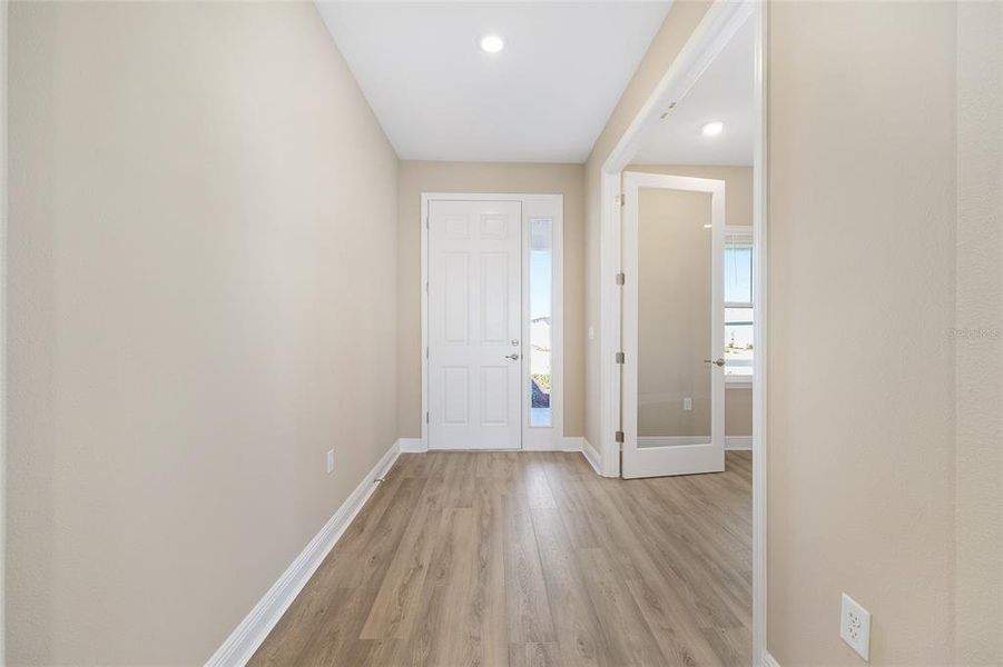 Spacious, unfurnished interior of a new home in , Ocala (Image 15).