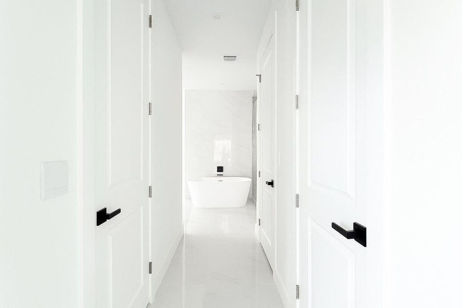 32CFB769-2185-40B5-93EA-60F4B1A2C351