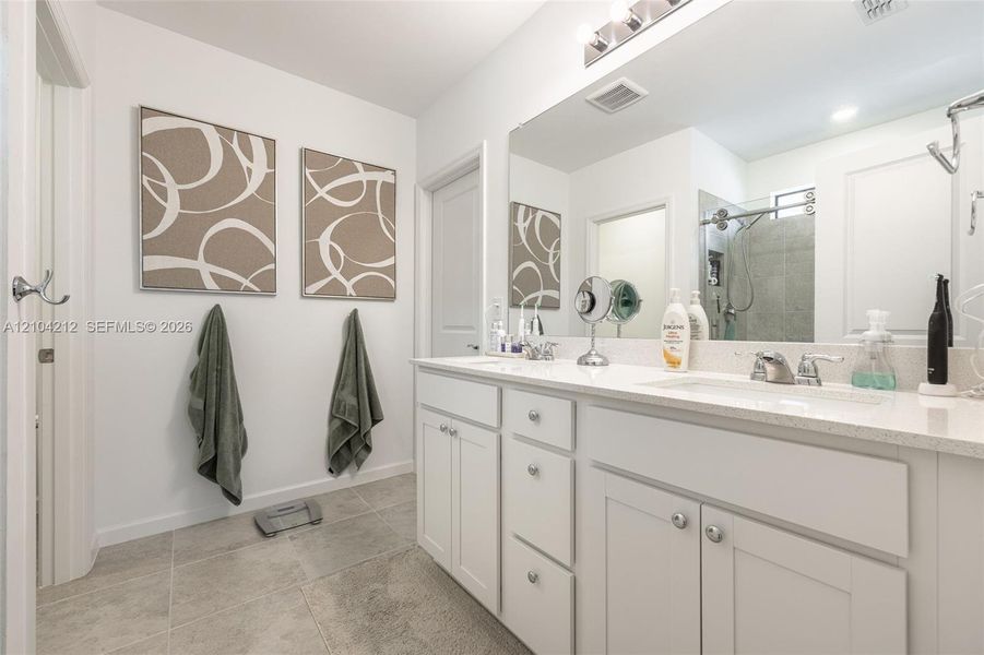 Furnished interior view inside a new home in , Labelle (Image 33).