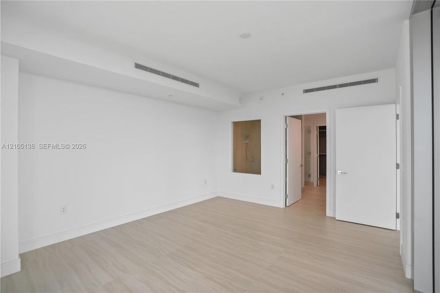 Spacious, unfurnished interior of a new home in , North Miami (Image 20).