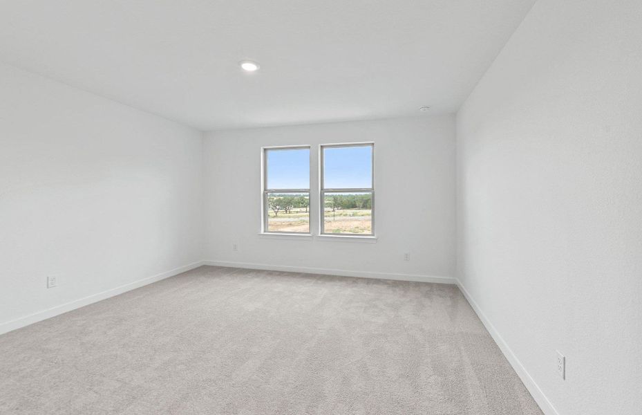 Spacious, unfurnished interior of a new home in Wolf Ranch, Georgetown (Image 16).