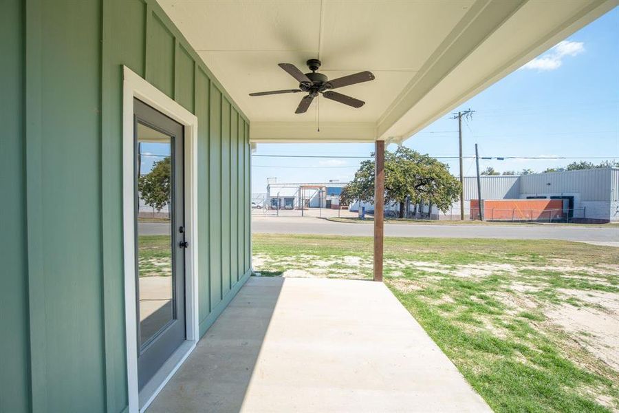 Exterior details and patio area of a home in , Sulphur Springs (Image 21).