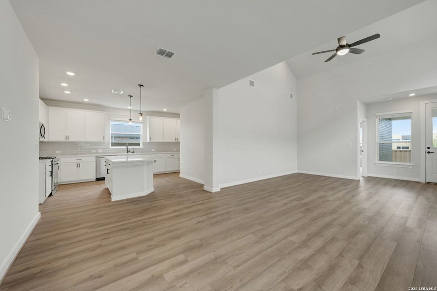 Spacious, unfurnished interior of a new home in Mayfair - Select Garden Series, New Braunfels (Image 27). Spacious, unfurnished interior of a new home in Mayfair - Select Garden Series, New Braunfels (Image 27).