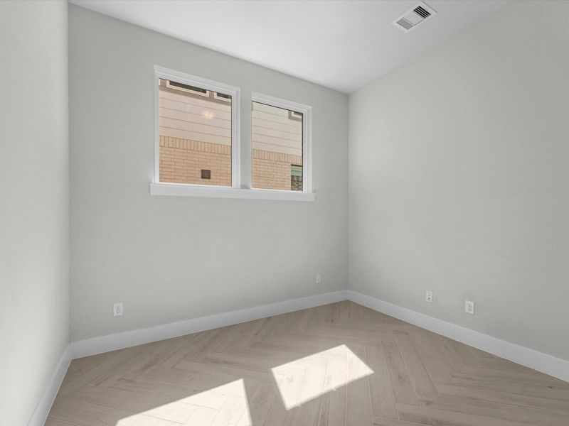 Spacious, unfurnished interior of a new home in Oakhill Reserve, Tomball (Image 18).