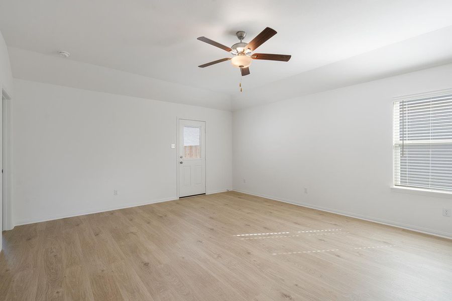 Spacious, unfurnished interior of a new home in Colson Ranch, Jarrell (Image 5).