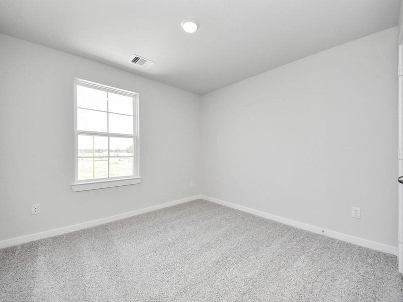 Spacious, unfurnished interior of a new home in Spring Branch Crossing, Conroe (Image 30).