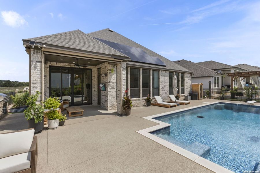 Exterior details and patio area of a home in Esperanza, Boerne (Image 24).