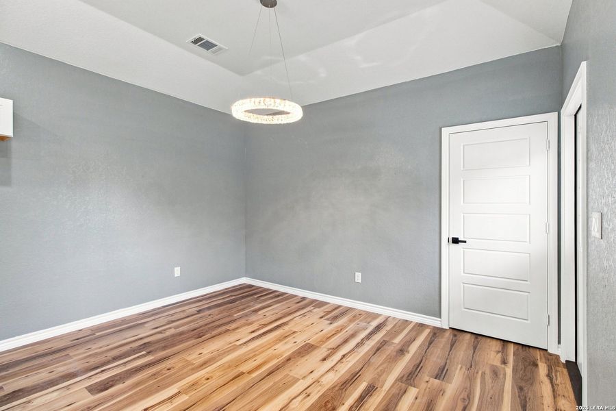 Spacious, unfurnished interior of a new home in , San Antonio (Image 12).