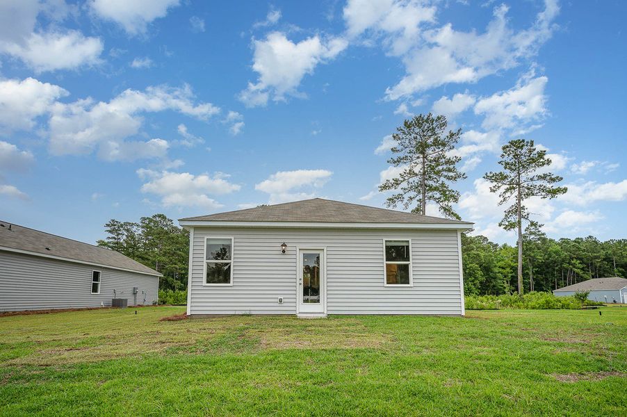 Representative exterior photo of a completed home built from the SULLIVAN by D.R. Horton in Summerville, Darlington, SC (Image 2).