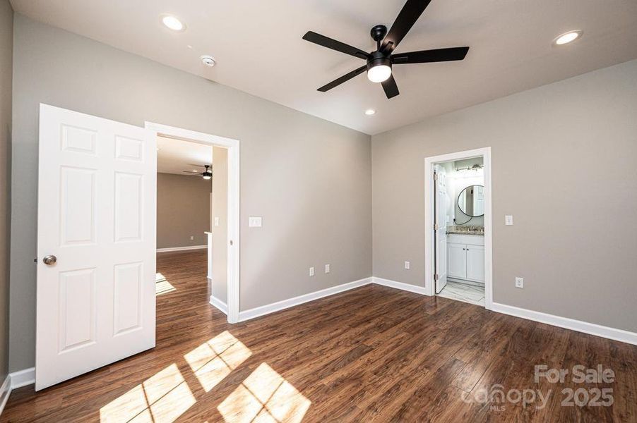 Spacious, unfurnished interior of a new home in , Hickory (Image 26).