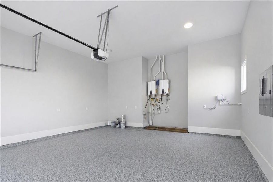 Spacious, unfurnished interior of a new home in , Alpharetta (Image 40). Spacious, unfurnished interior of a new home in , Alpharetta (Image 40).