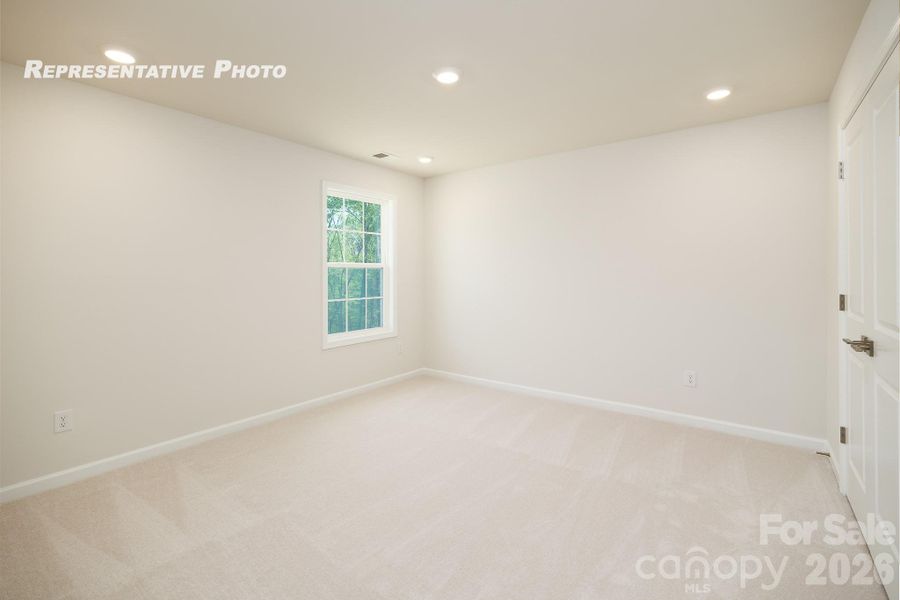 Spacious, unfurnished interior of a new home in Sylvan Creek, Denver (Image 29).