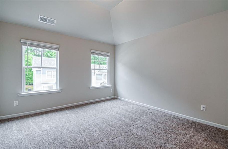 Spacious, unfurnished interior of a new home in Alcovy Village, Lawrenceville (Image 14).