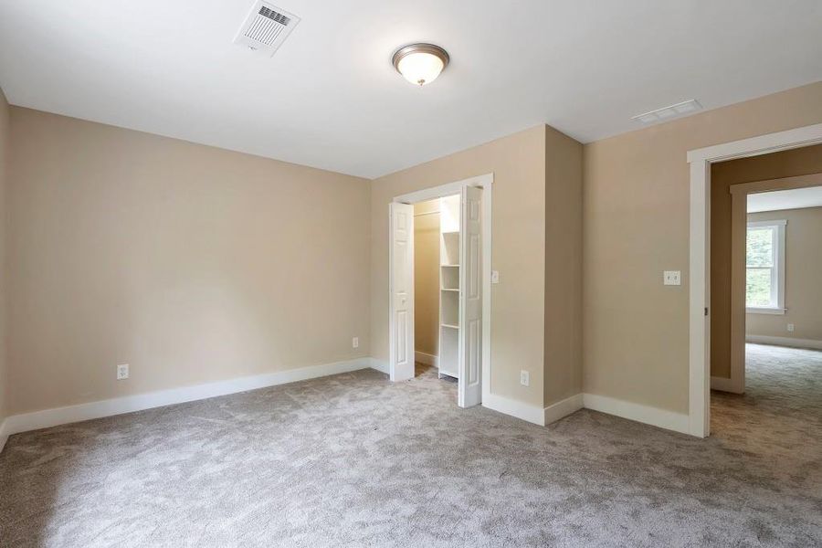 Spacious, unfurnished interior of a new home in , Lula (Image 34).