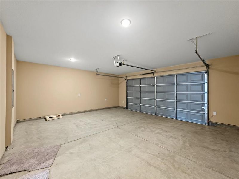 Spacious, unfurnished interior of a new home in , Austell (Image 26).