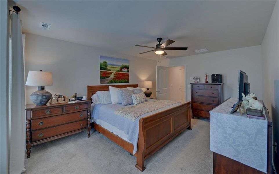 Furnished interior view inside a new home in , Dahlonega (Image 35).
