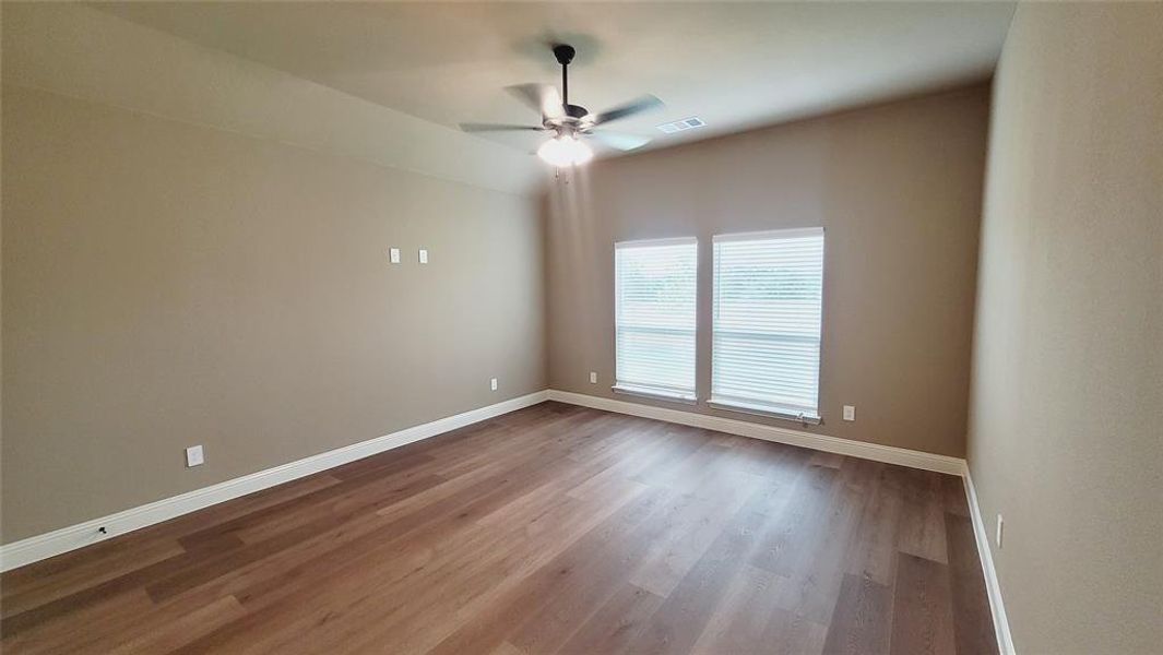 Spacious, unfurnished interior of a new home in , DeSoto (Image 17).