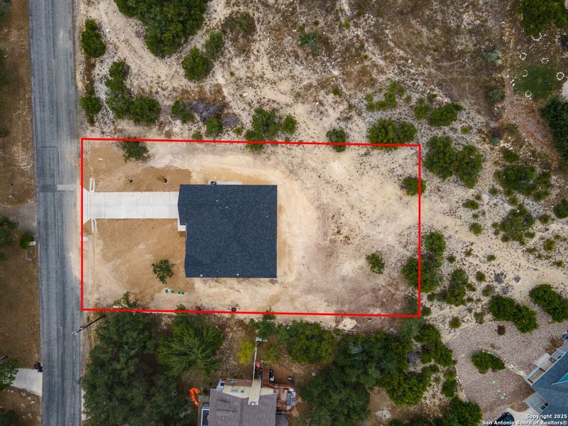 Exterior details and patio area of a home in , San Antonio (Image 35).