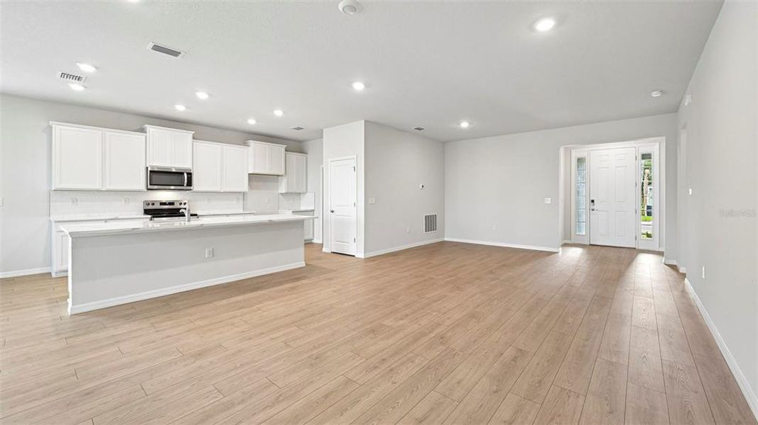 Spacious, unfurnished interior of a new home in Legacy Preserve, Parrish (Image 14). Spacious, unfurnished interior of a new home in Legacy Preserve, Parrish (Image 14).