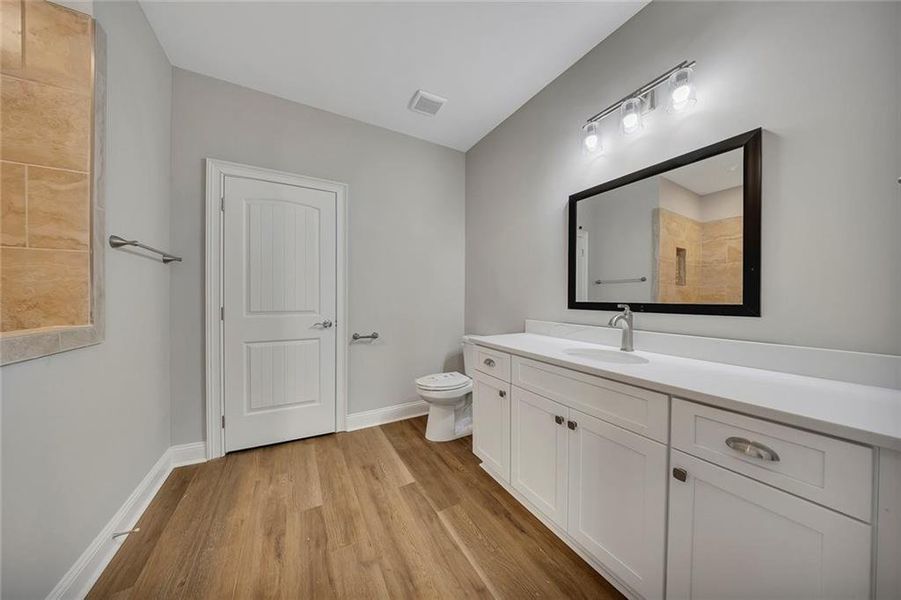 Furnished interior view inside a new home in , Jasper (Image 16).