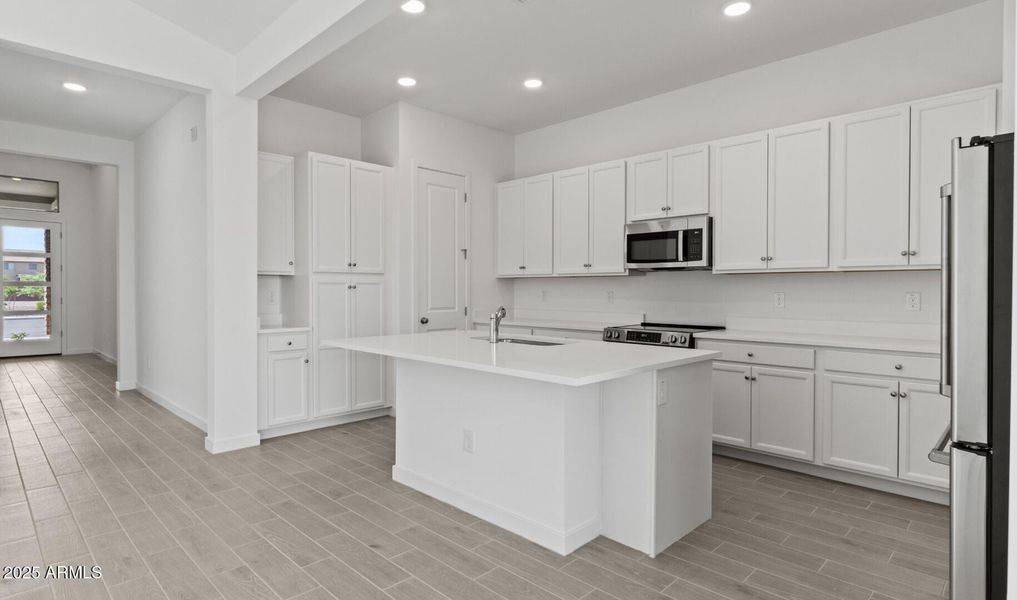 Edgewood Lot #34 Kitchen 2 (Large)