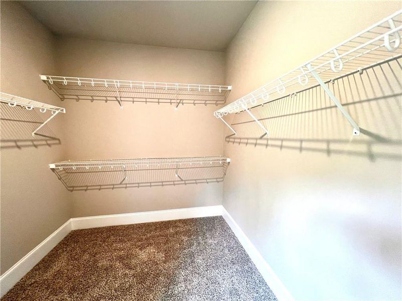 Spacious, unfurnished interior of a new home in , Jefferson (Image 30).