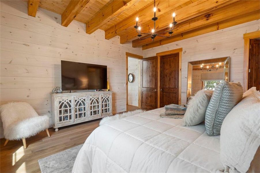 Furnished interior view inside a new home in , Jasper (Image 12).