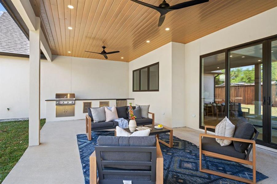 Exterior details and patio area of a home in , Dallas (Image 3).