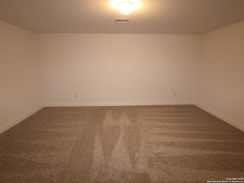 Spacious, unfurnished interior of a new home in Preserve at Annabelle Ranch, San Antonio (Image 15).