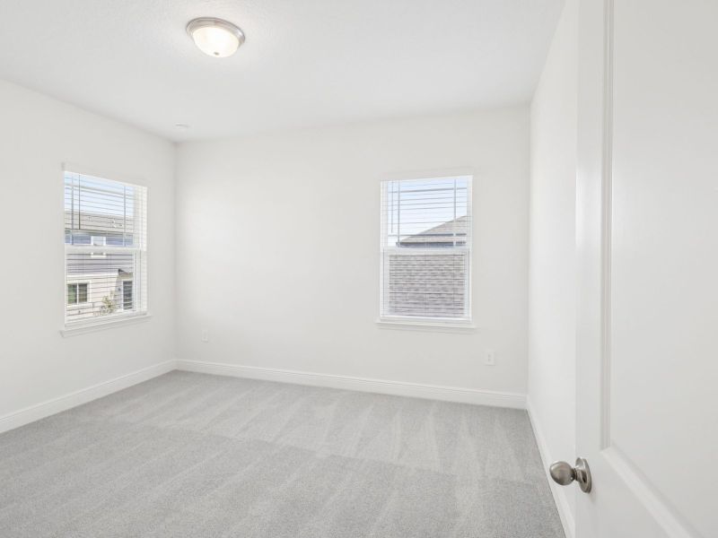 Spacious, unfurnished interior of a new home in Cyrene at Minneola, Minneola (Image 12).